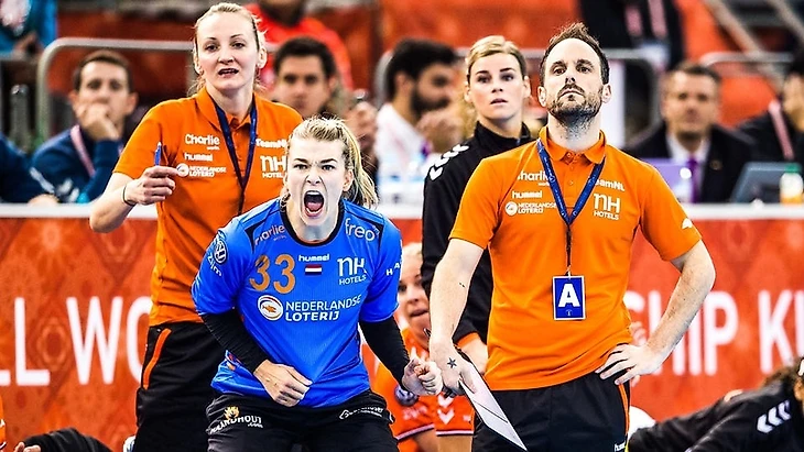 ЧЕ-2019. Екатерина Андрюшина: "До сих пор не верю, что мы это сделали. Но на медаль смотрю — да!", изображение №2