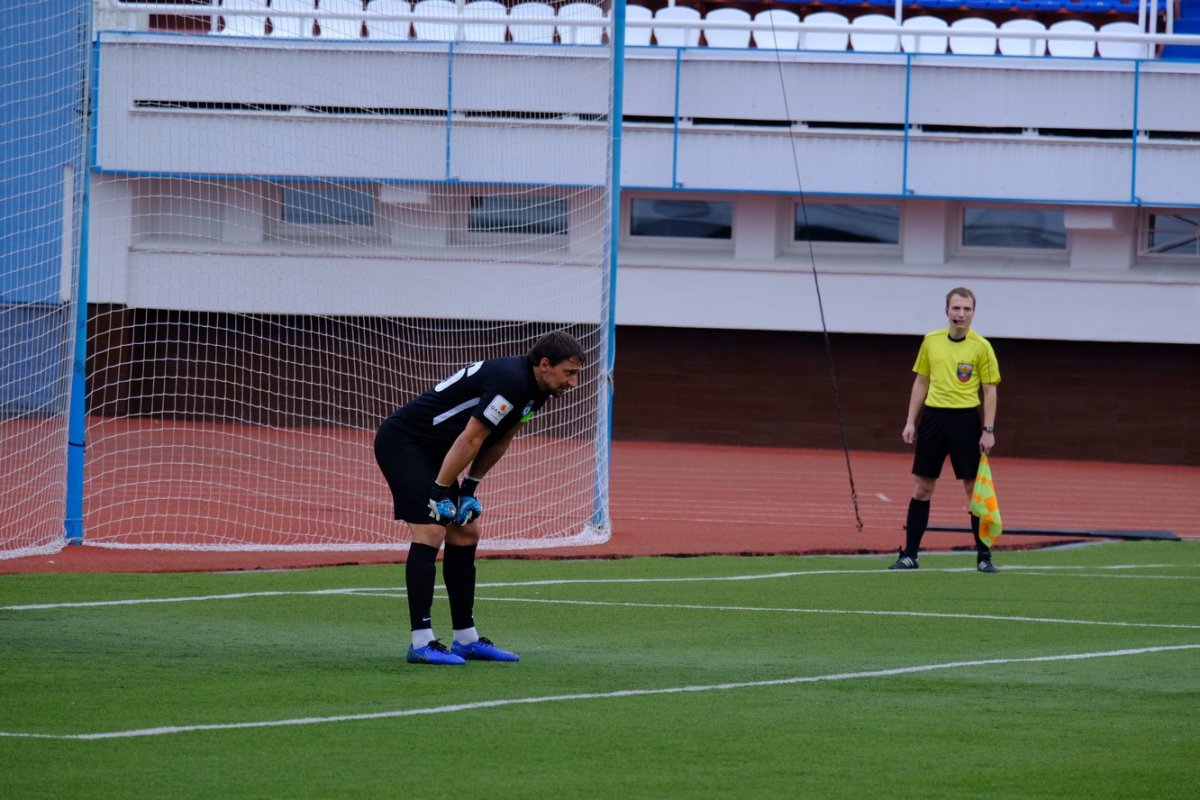 Защитник «Сокола» закинул шикарный парашют из-за штрафной в матче ПФЛ