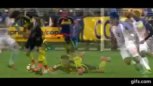 Симуляция Хамеса Родригеса в матче с США