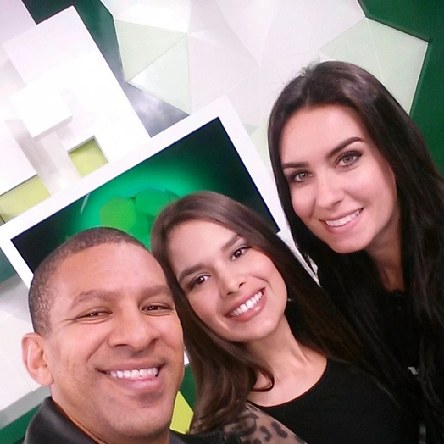 https://photobooth.cdn.sports.ru/preset/post/1/f0/9ae43a5cf4350ac4032e42c559329.jpeg