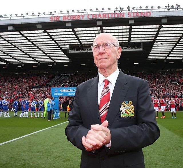 Бобби Чарльтон, Манчестер Юнайтед