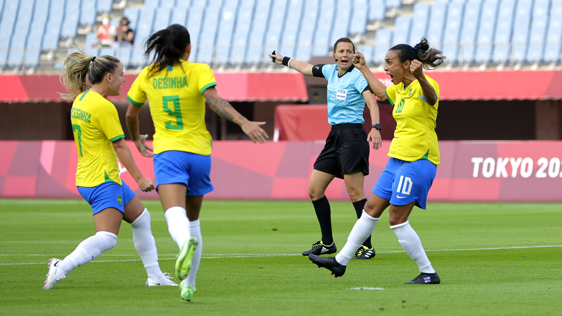Египет конго счет. Женский футбол олимпиада. Футбол марта Бразилия. Сборная Бразилия по футболу женщины 2020. Бразилия - Китай - 4:0 (3:0) 2002.