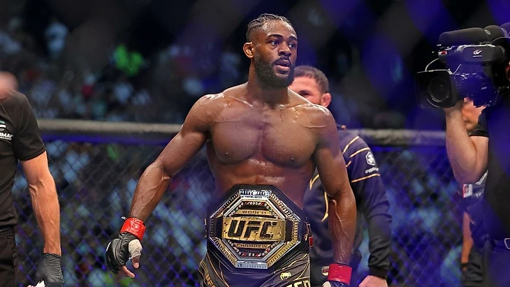 Стерлинг защитил пояс в легчайшем весе на UFC 280