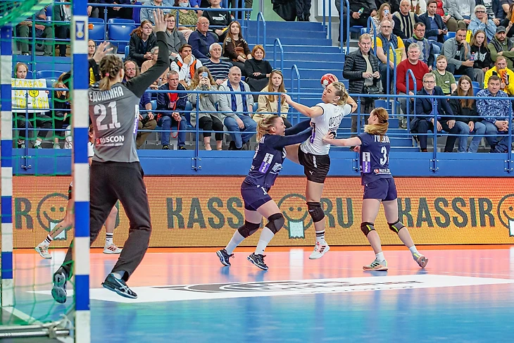 Как играть будем? Обозреватели БЦ спорят о судьбе женской Суперлиги: два круга или туровая система?, изображение №1