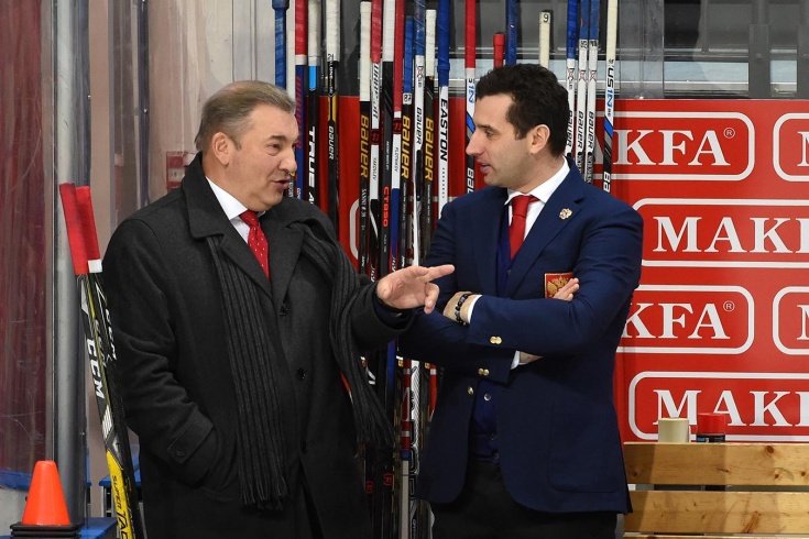 Роман Ротенберг – на тренерской скамейке СКА: стоял с гарнитурой в особой должности, но команда проиграла