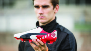 kickster_ru_puma-griezmann-evospeed_0002_17ss_social_ts_pumafootball_q1_derbyfever_antoinegriezmann_4