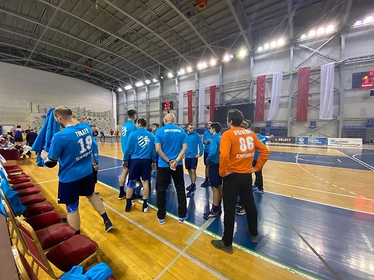 Чемпионат России. Дебют Шинкеля, перезагрузка "Виктора", дуэль вратарей сборной, "подвальная" ничья, изображение №3