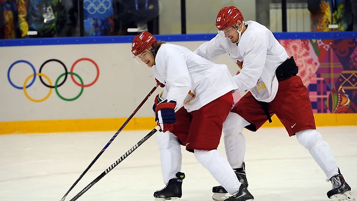 Виктор ТИХОНОВ (слева) и Валерий НИЧУШКИН в олимпийском Сочи. Фото Александр ФЕДОРОВ, &quout;СЭ&quout;