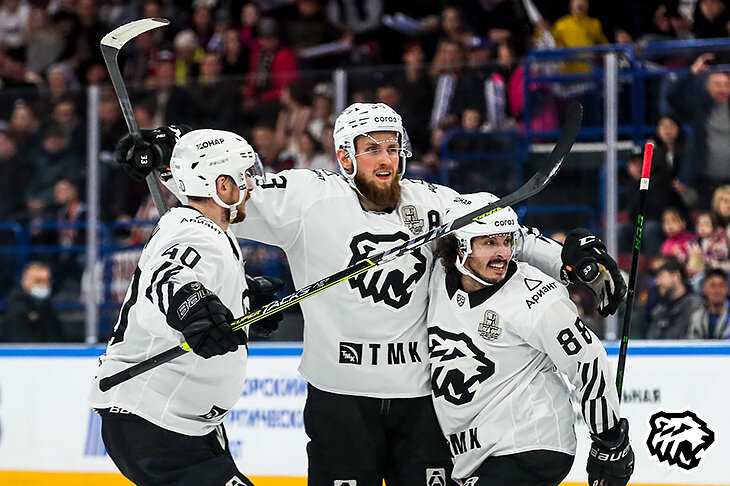 «Магнитка» и «Трактор» выдали шоу на 10 голов: Воробьев чуть не спас игру, снимая вратаря