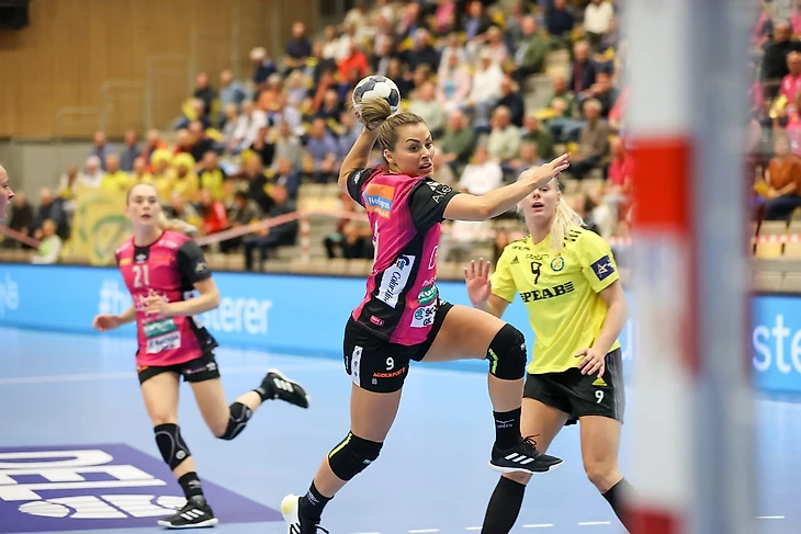 Delo Лига чемпионов. Голод Ангелы, сэйвы Тофт, дебют Бруны, вера в Рю и преображение звездных норвежек, изображение №6