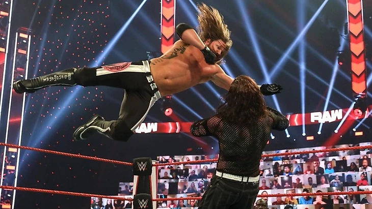 Обзор WWE Monday Night RAW 26.10.2020, изображение №4