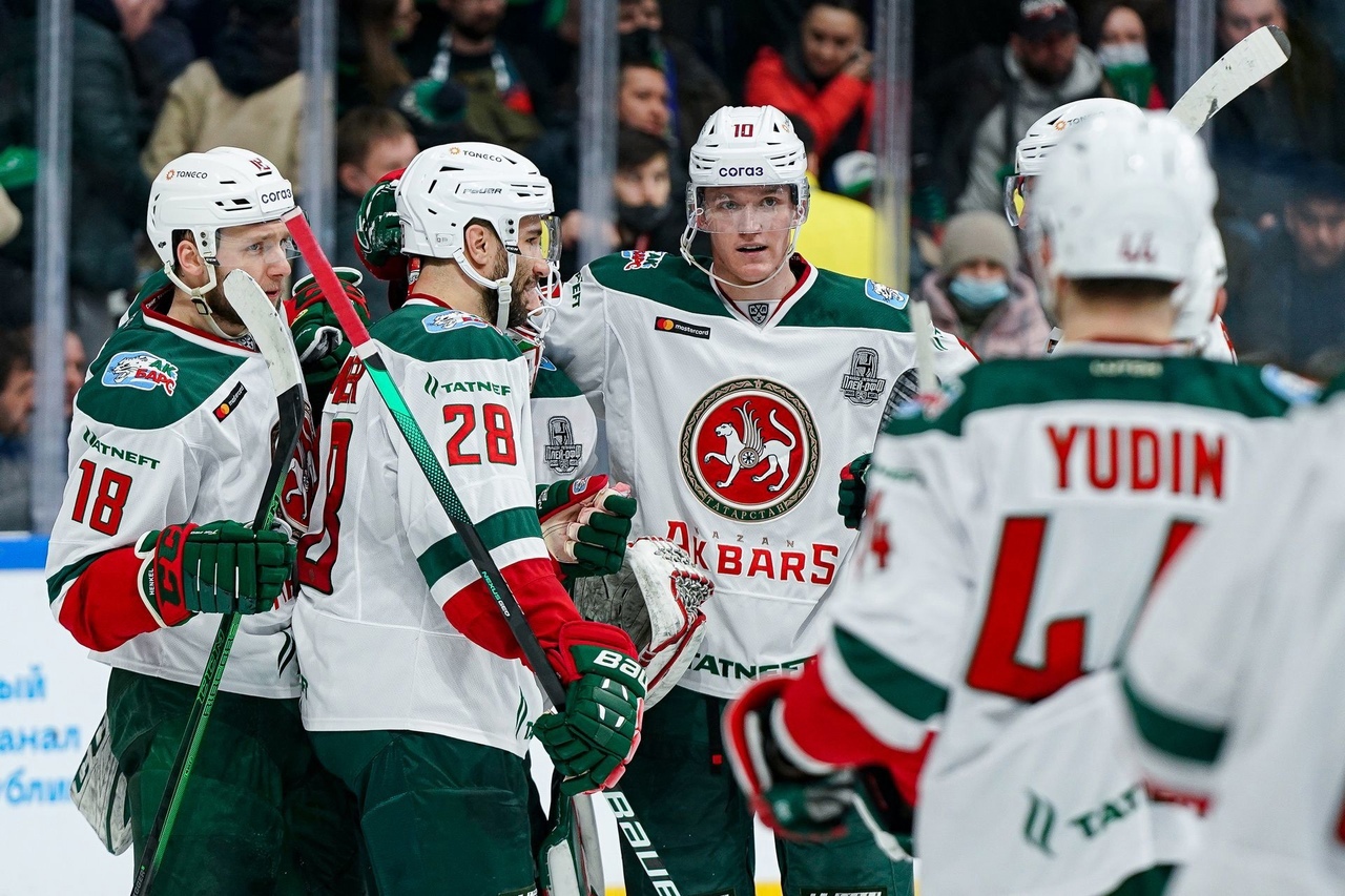 Лучший гол плей-офф: пяточкой, в прыжке – за шиворот вратарю!