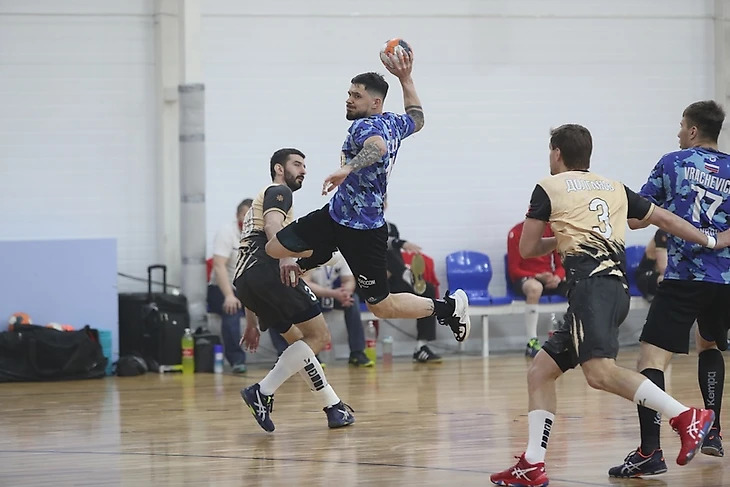 Чемпионат России. СГАУ-"Саратов" попрал субординацию. А "Виктор" на нее и вовсе наплевал!, изображение №3