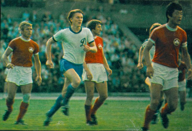 Хлопкоробы из «Пахтакора». Или садоводы?