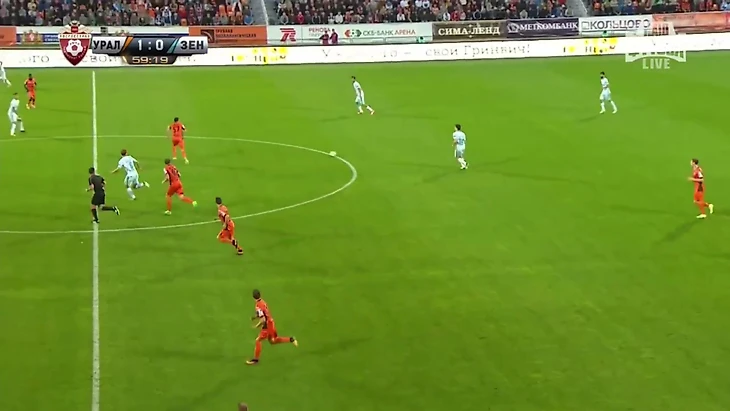 Маммана находит пасом Кокорина, который отпасовывает на сместившегося в центр Кузяева, далее следует передача на Паредеса