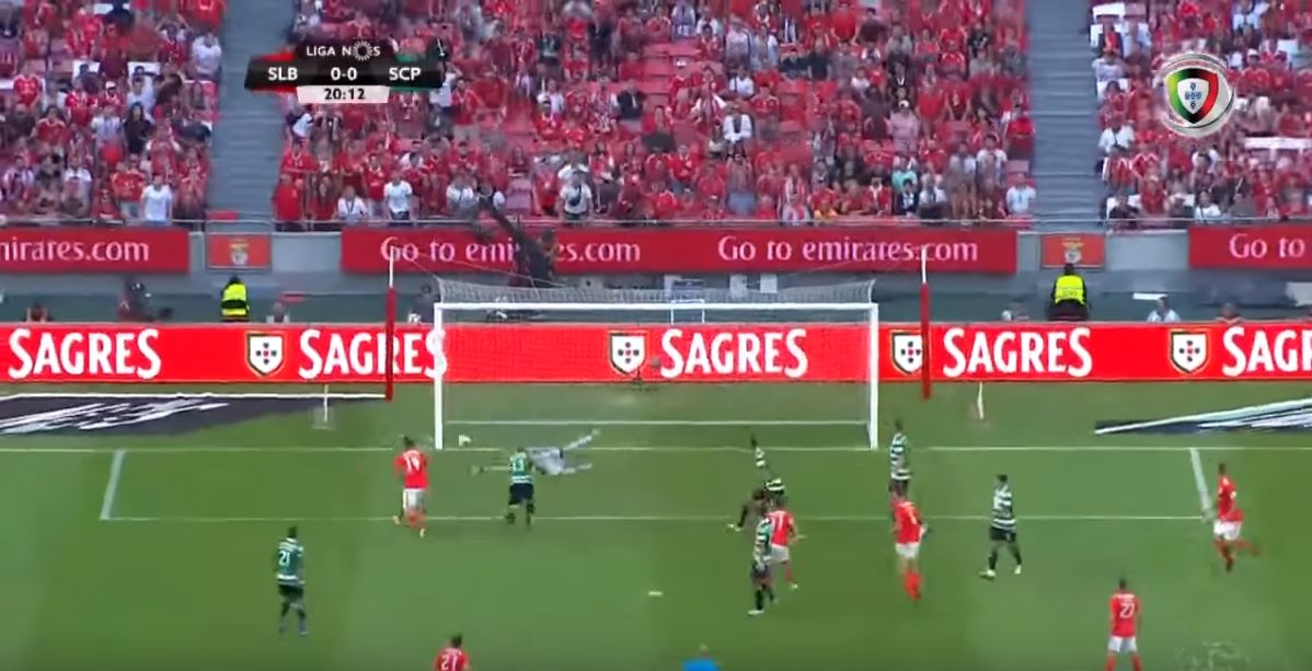 Вратарь «Спортинга» творит чудеса в матче с «Бенфикой»