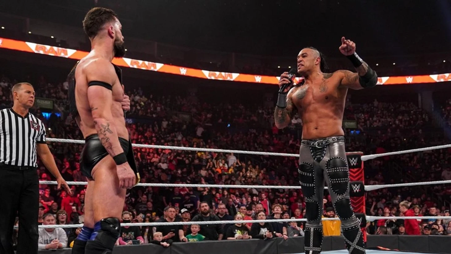 Обзор WWE Monday Night RAW 28.02.2022, изображение №21