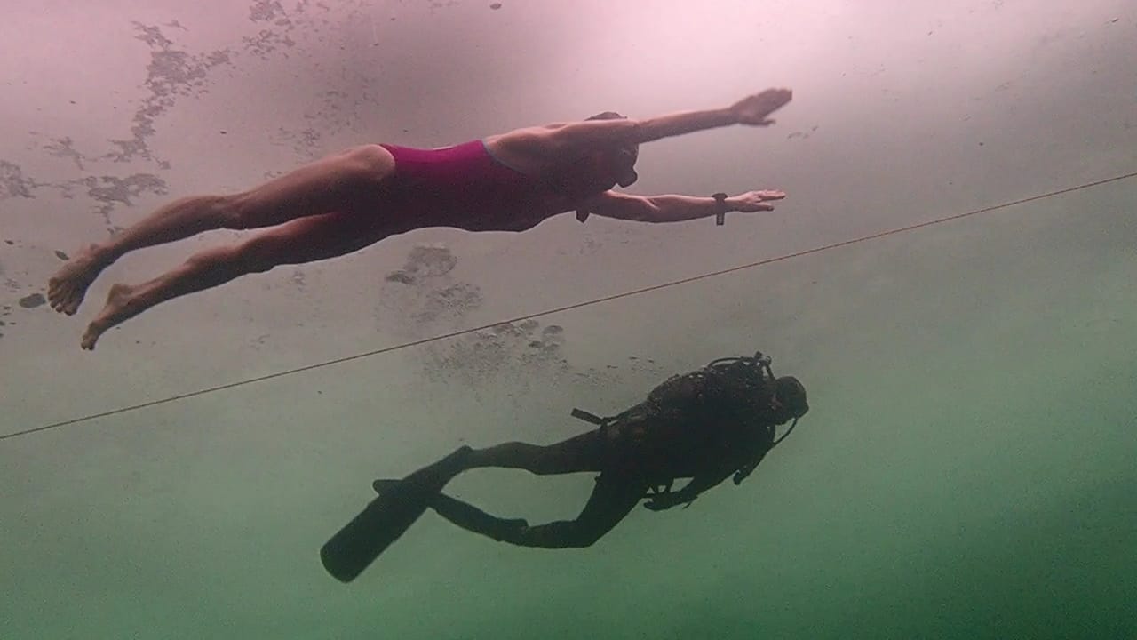 Сто метров подо льдом без гидрокостюма – история невероятного рекорда Екатерины Некрасовой