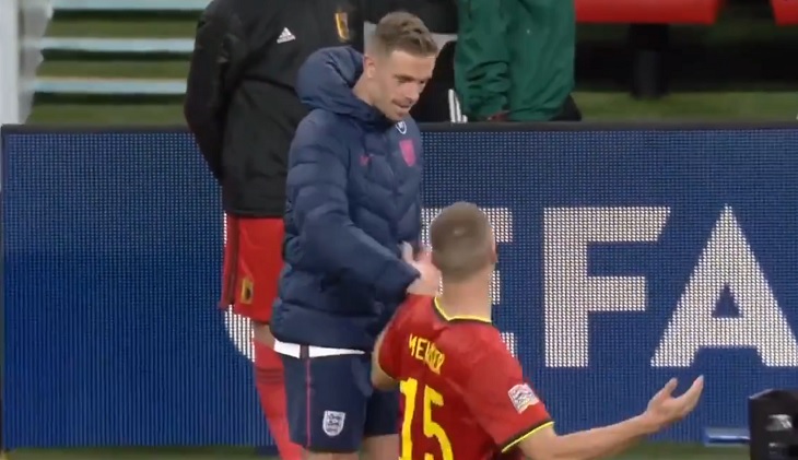 Пенальти, с которого сравняла Англия, заработал Хендерсон. Менье троллил его после игры