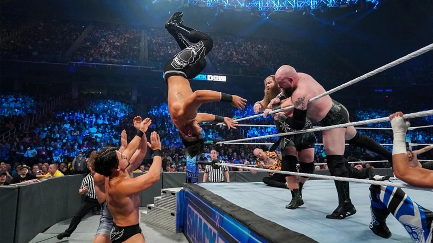 Обзор WWE Friday Night SmackDown 26.11.2021, изображение №12
