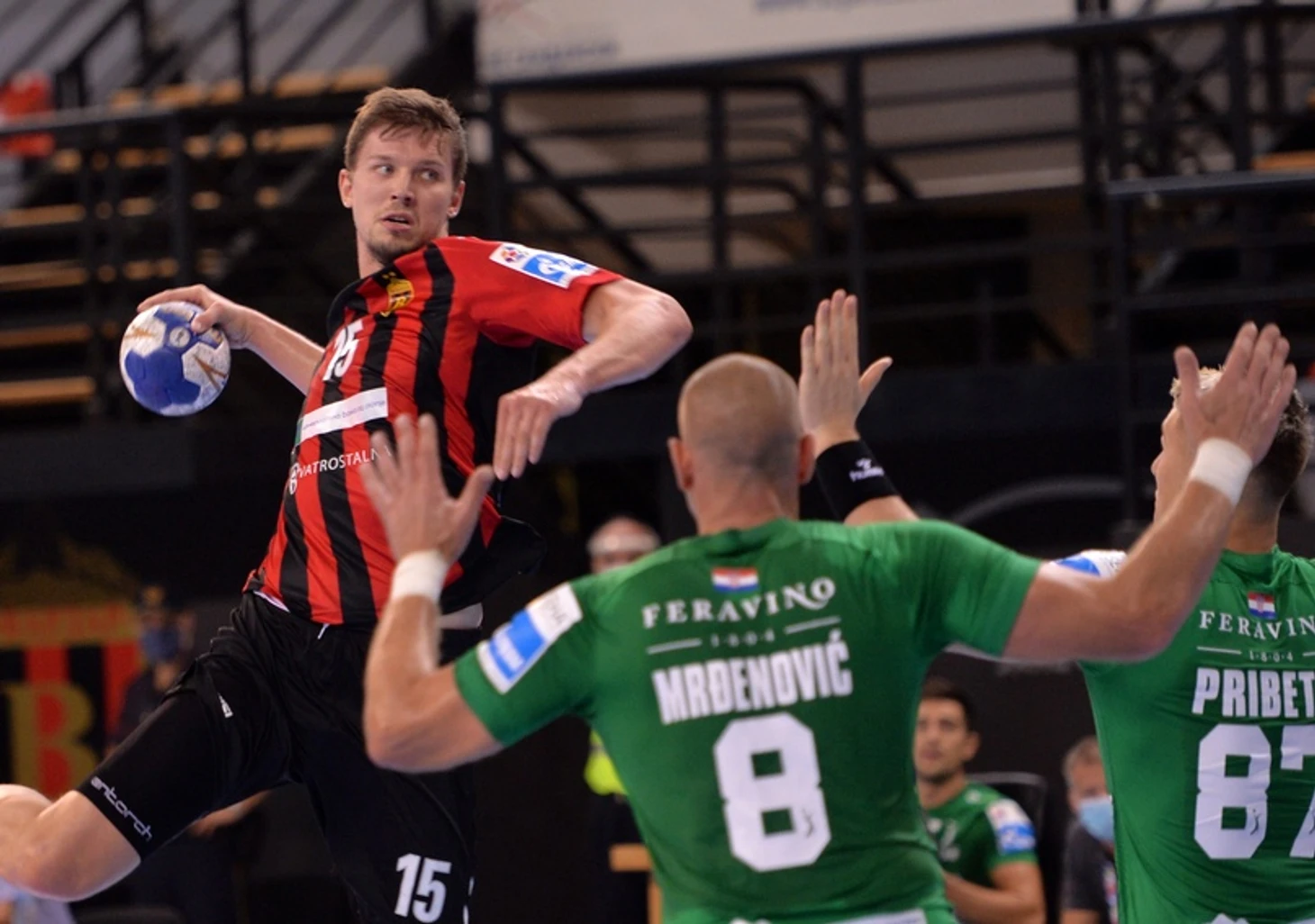 СЕХА-лига. Тренируйте броски по пустым! "Вардар" в "финале четырех" лишь по правилу выездного гола, изображение №1