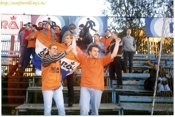 Болельщики сине-оранжевых на домашнем матче с Факелом в начале сезона