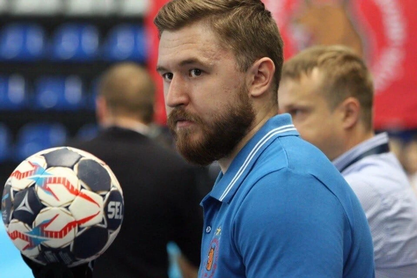 Голоса гандбола. Кирилл Амосов: "Когда Павленко отбил мяч, Артём Гриценко чуть не полетел вниз", изображение №2