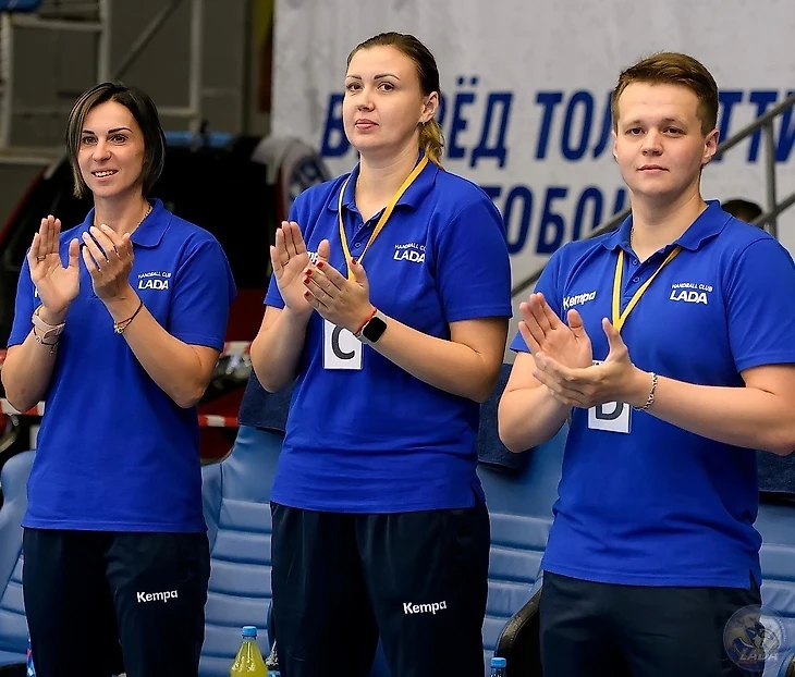 Тренеры &quout;Лады&quout; Екатерина Маренникова, Татьяна Ерохина и врач Сергей Рахмаев