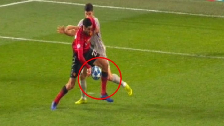 «Валенсия» в ярости после гола Феллайни: считают, что у них отняли 9,5 млн евро