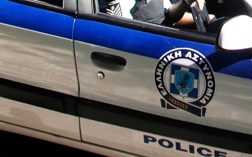 Полиция провела рейд в западной части Афин