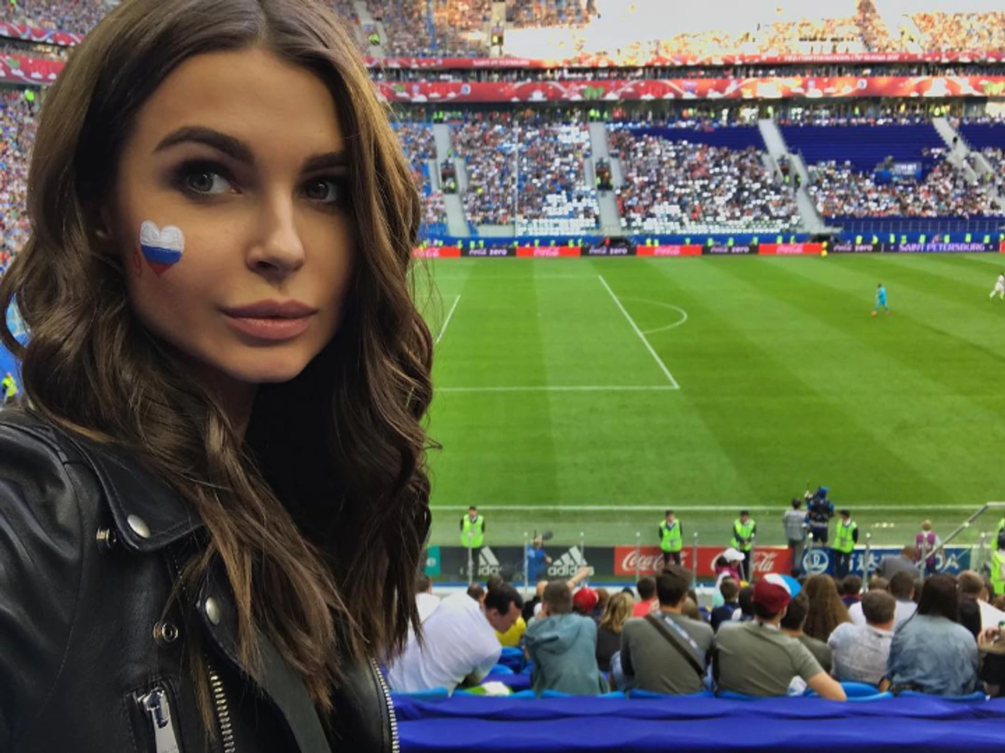 https://photobooth.cdn.sports.ru/preset/post/2/71/1090a21a54cc5a790dcffa9bedc38.png