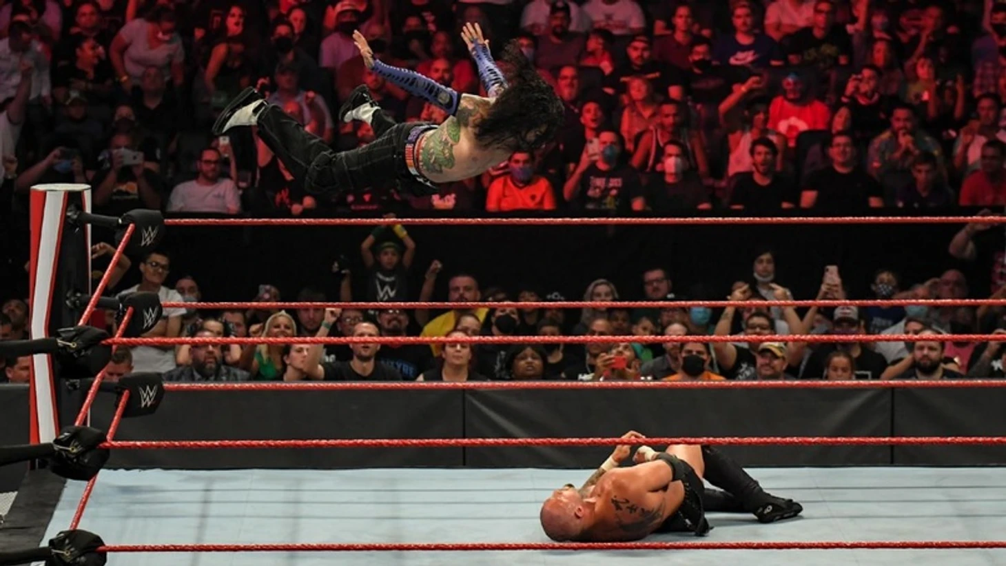 Обзор WWE Monday Night RAW 09.08.2021, изображение №9
