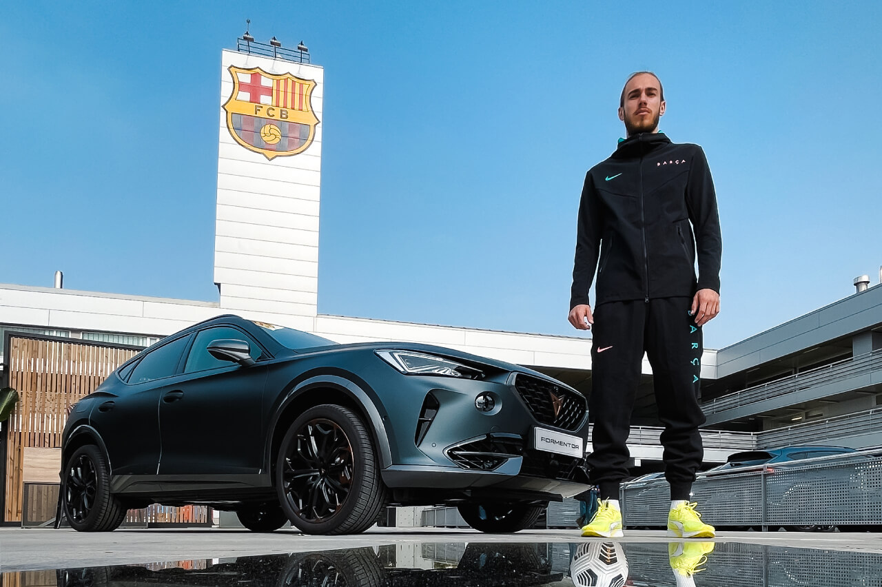 Игроки «Барселоны» получили новые машины 🚘 - FC Barcelona - Блоги Sports.ru