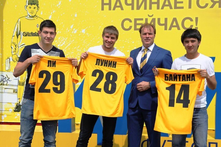 Тренер «Маккаби» отлично знает Казахстан: выстроил работу в академии «Кайрата», ссорился с Вайссом, а еще привез в Алматы Гоу и Тимощука