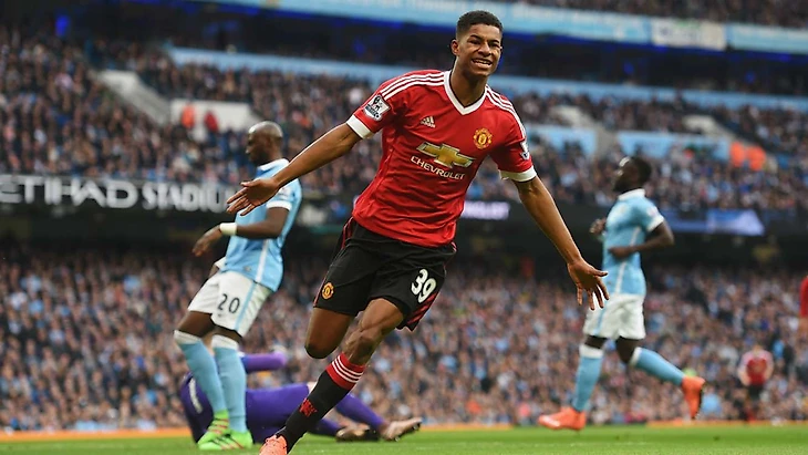 Рэшфорд празднует забитый мяч