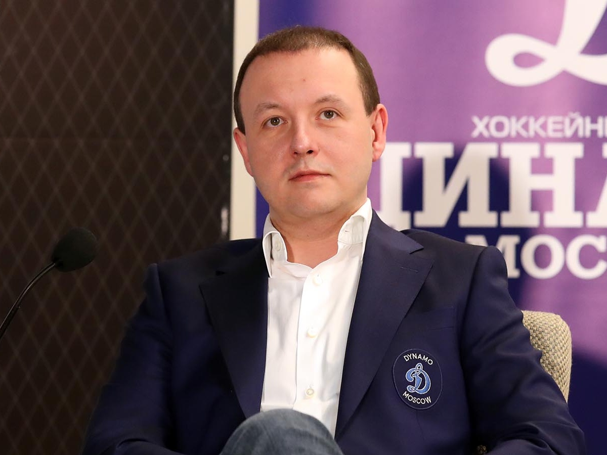 На прощание. Зачем «Динамо» опять меняет руководство?