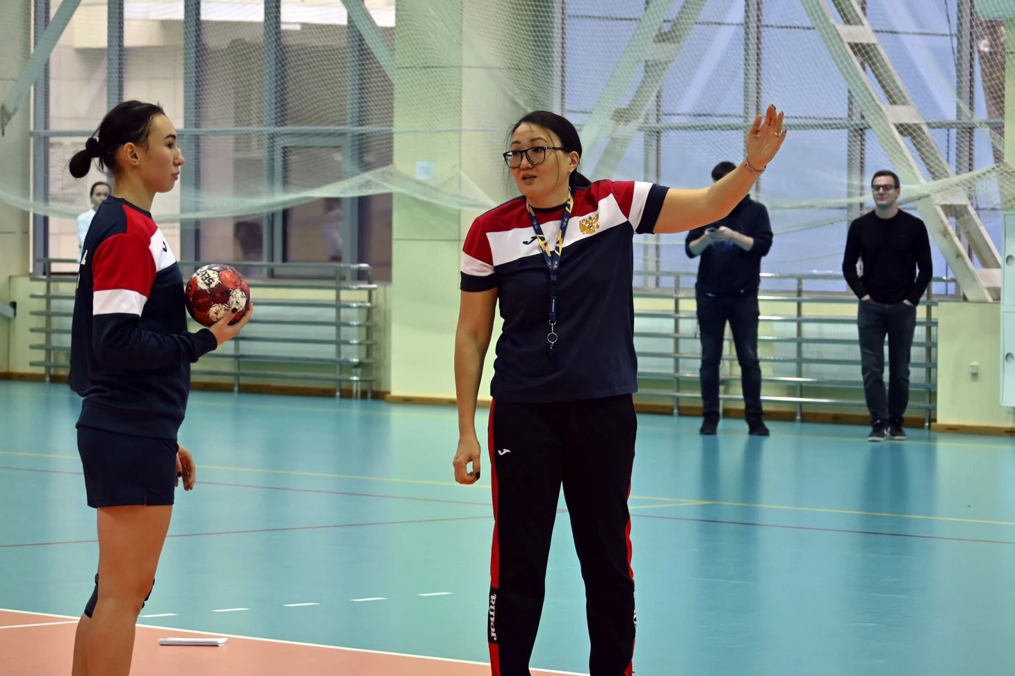 Эксклюзив БЦ. Людмила Бодниева: "Всем игрокам советую смотреть ЧЕ-2022. Хотя бы — топовые матчи!", изображение №4