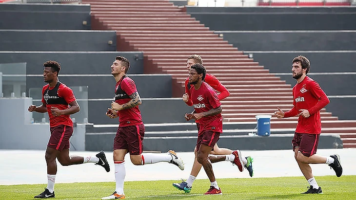 ЗЕ ЛУИШ, Сальваторе БОККЕТТИ, ЛУИЗ АДРИАНУ, Александр ПУЦКО и Георгий ДЖИКИЯ. Фото Александр СТУПНИКОВ, ФК &quout;Спартак&quout;