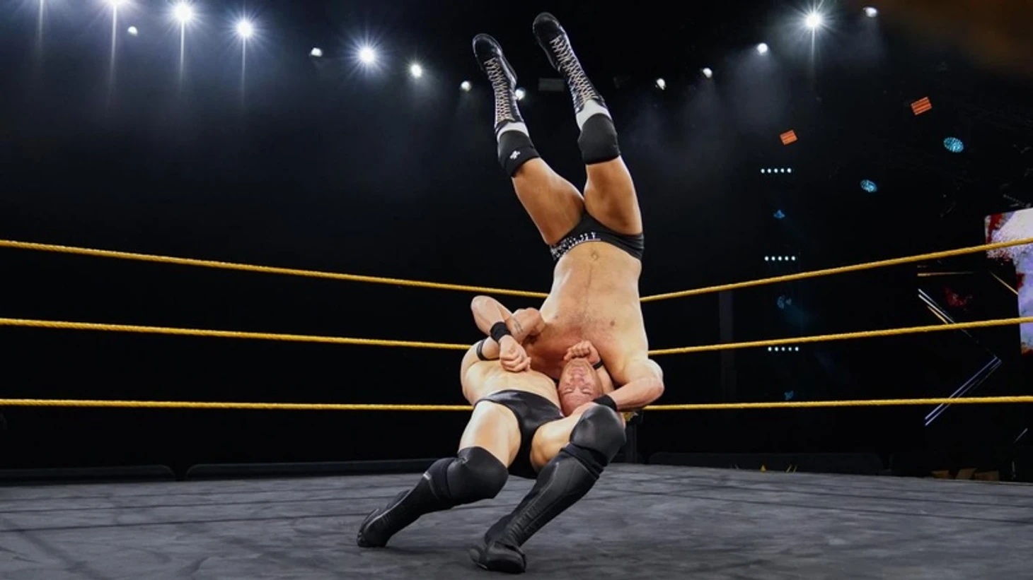 Обзор WWE NXT 15.04.2020, изображение №3