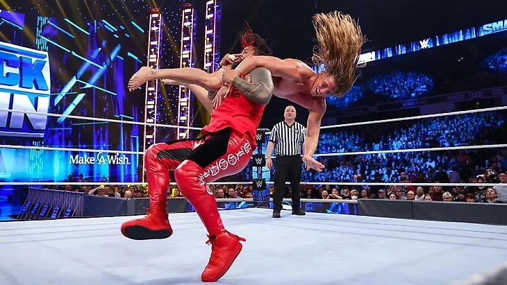 Обзор WWE Friday Night Smackdown 15.04.2022, изображение №17