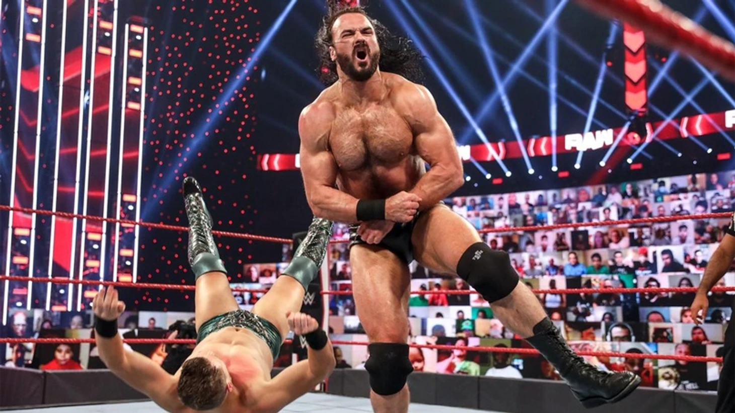 Обзор WWE Monday Night RAW 26.10.2020, изображение №15