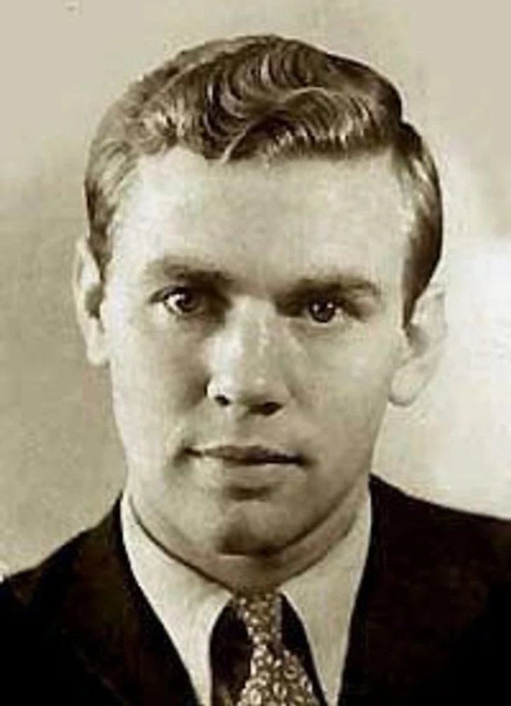 портрет Ильин