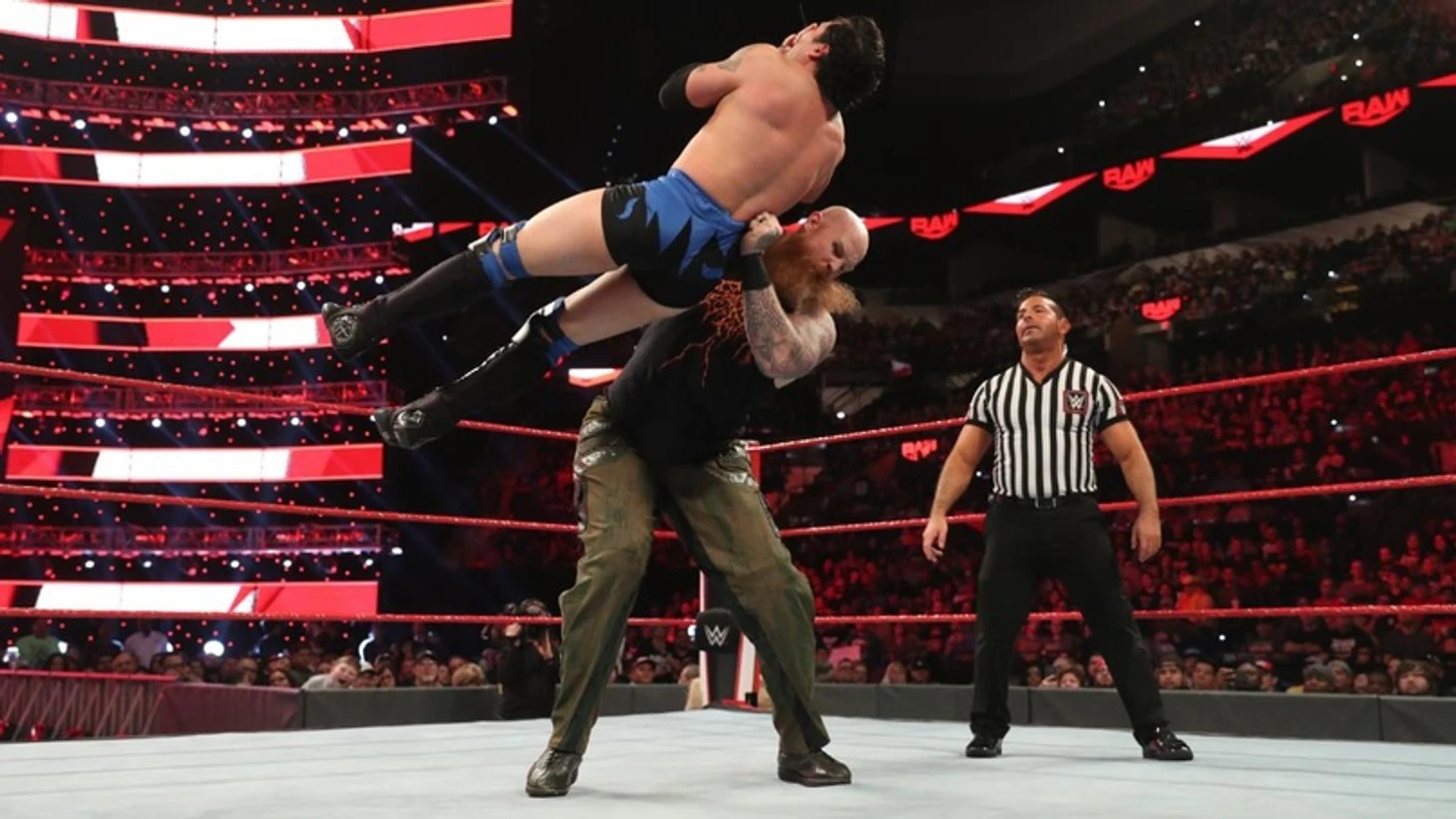 Обзор Monday Night RAW 28.01.2020, изображение №17