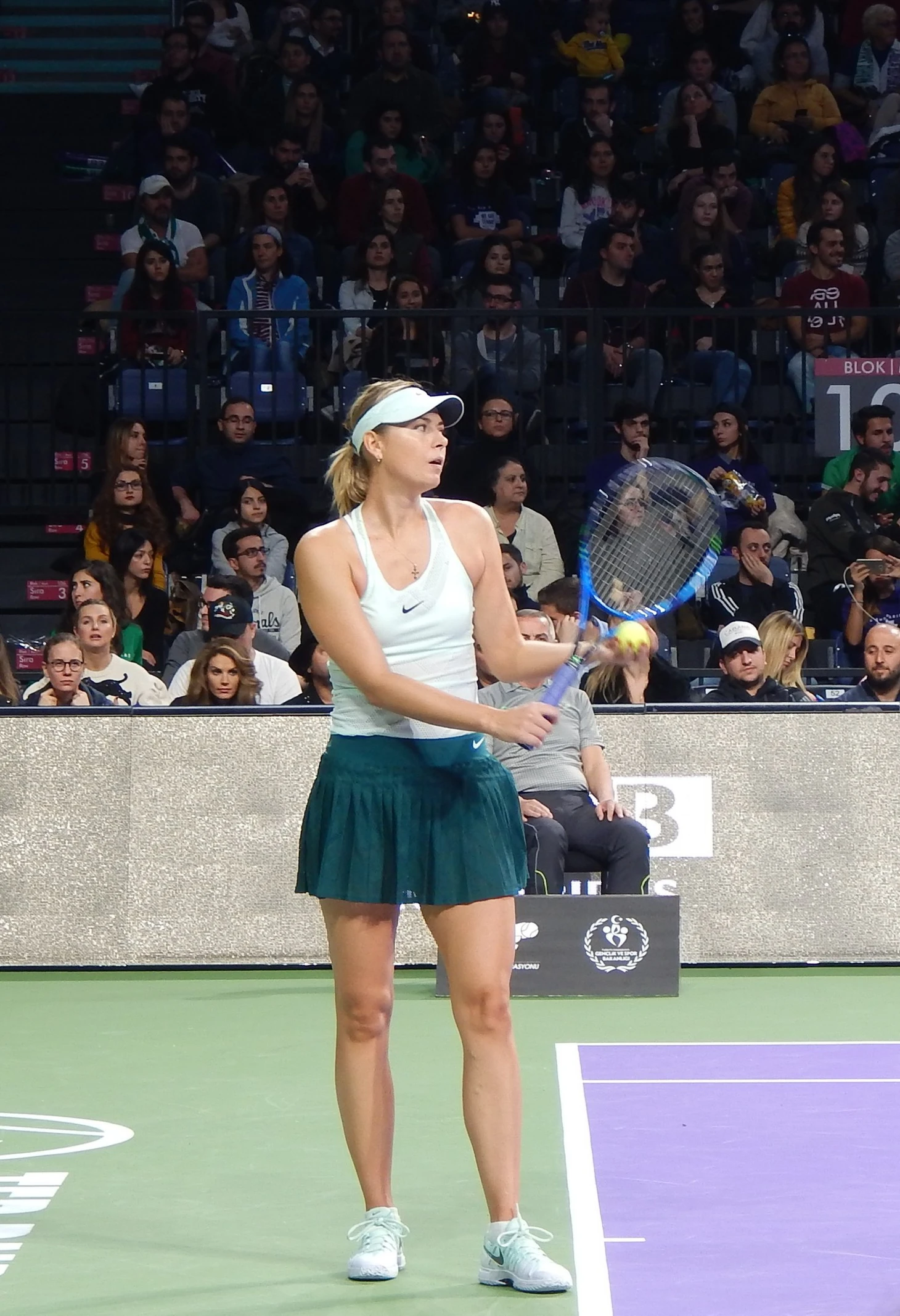 Sharapova in Istanbul 26 nov 2017