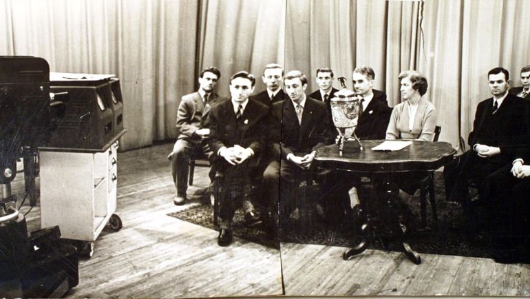 1958 год. Николай СТАРОСТИН со своим &quout;Спартаком&quout; на телевидении.
