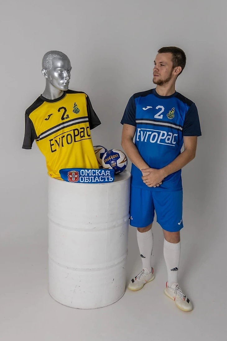 Стиль ретро от "Виктора", "Нева" в ожидании стрелки. Анализируем форму команд мужской Суперлиги, изображение №10