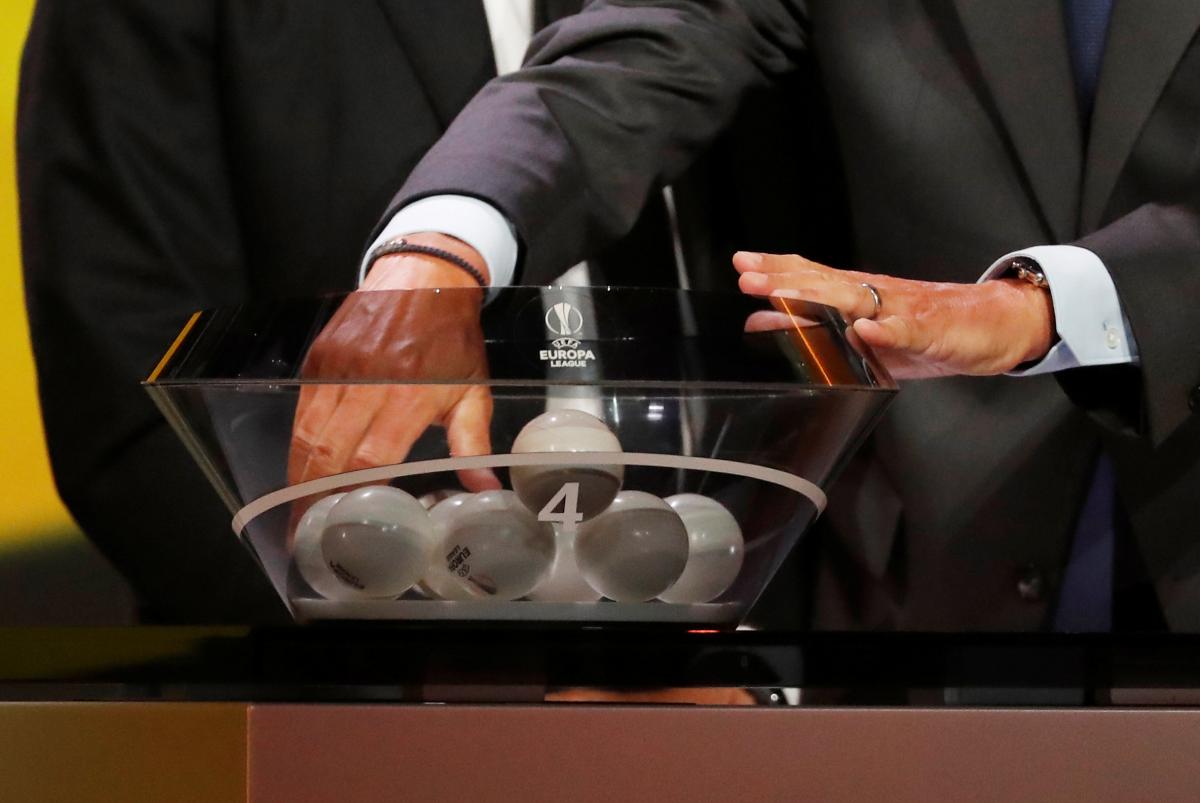 Лига европы плей офф. Жеребьевка фото. Лига европы жеребьёвка 1/8. Лига европы уефа. Ле жребий.