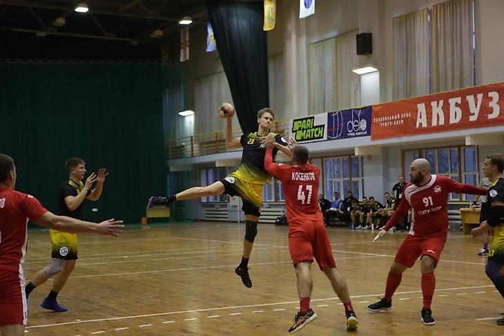 Чемпионат России. "Крылатые кони" порезвились на опытном поле. "Увы" саратовцев в Уфе, изображение №1