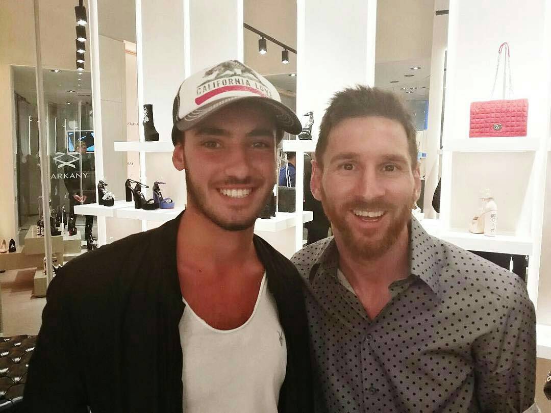 парень и лионель