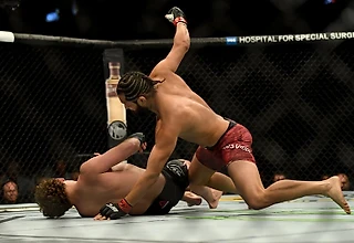 Самый быстрый нокаут в истории UFC – 5 секунд. Хорхе Масвидаль – 🚀